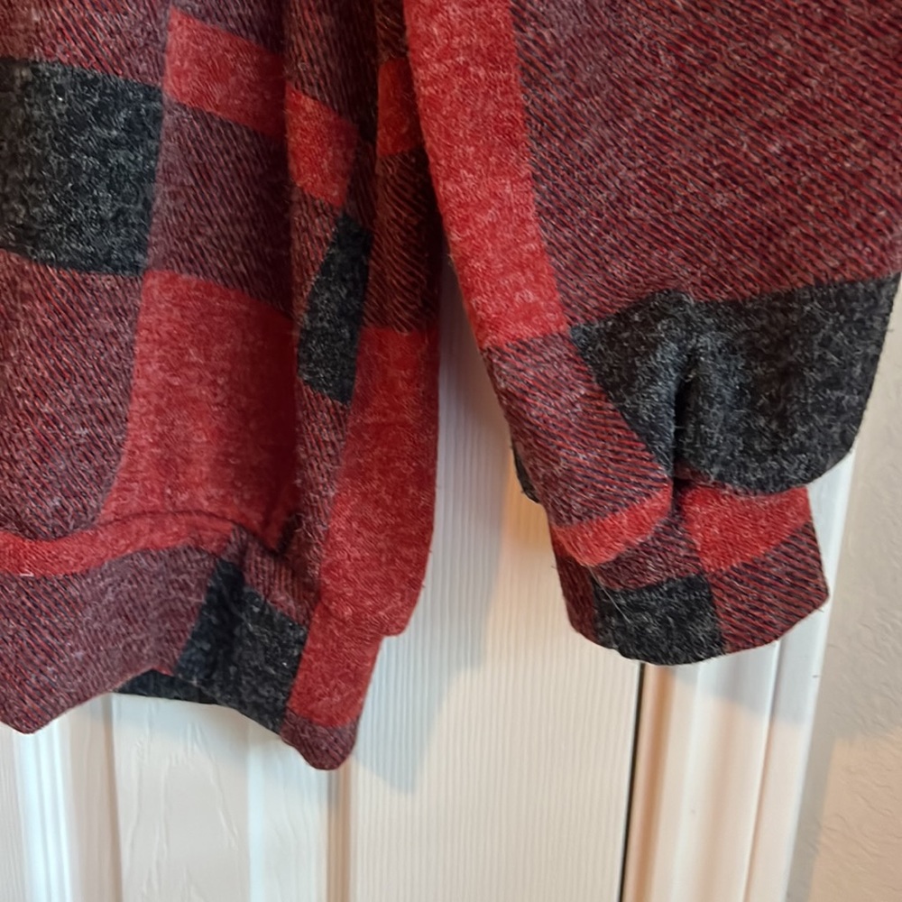 Sweater - Picture 7 of 7